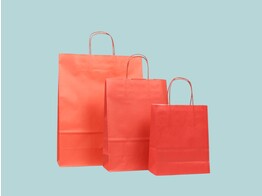 Sacs en papier rouge avec poignees torsadees